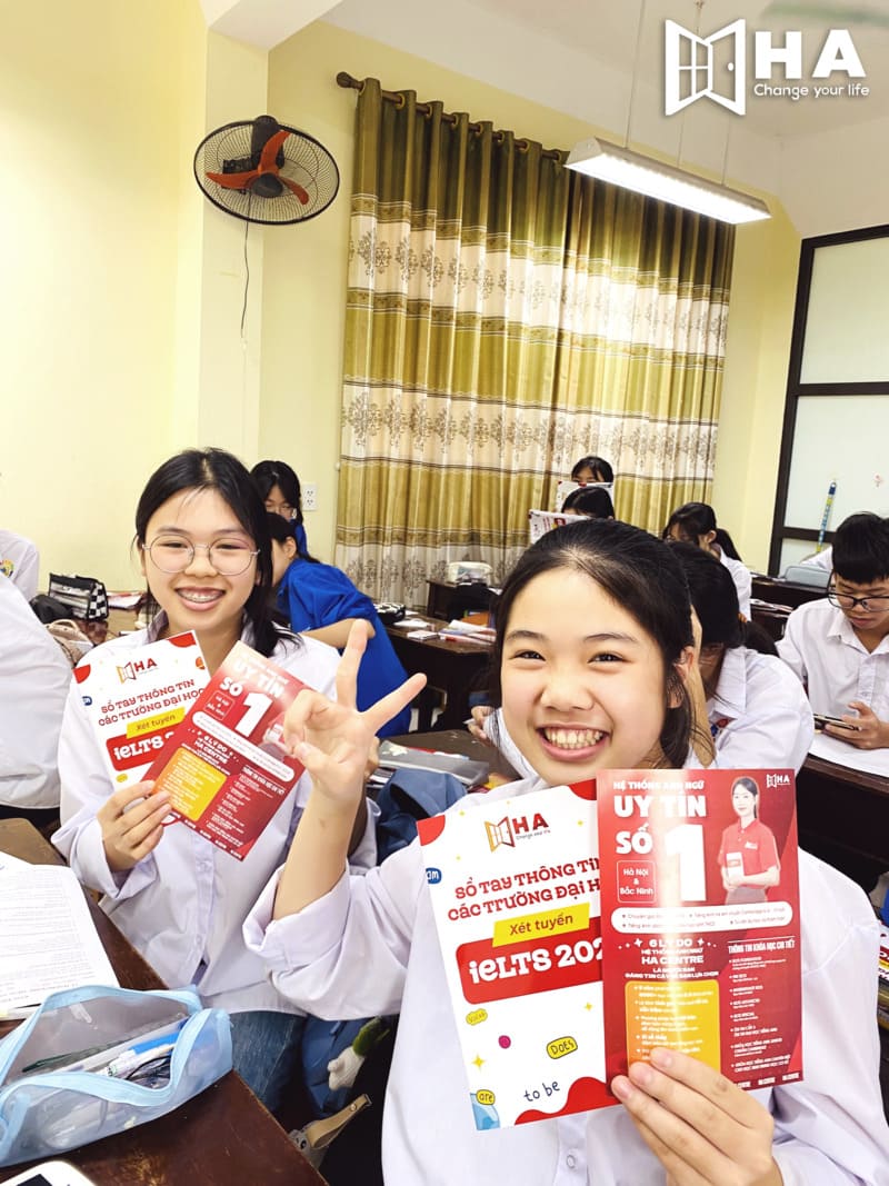 HA Centre gặp gỡ học sinh THPT Thuận Thành 1