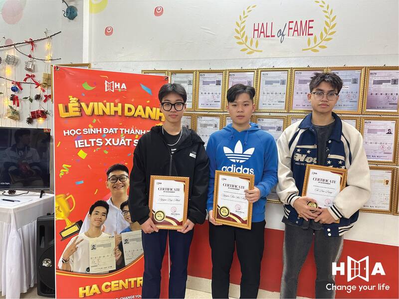Lễ vinh danh học vên xuất sắc kỳ thi IELTS 25/11/2023