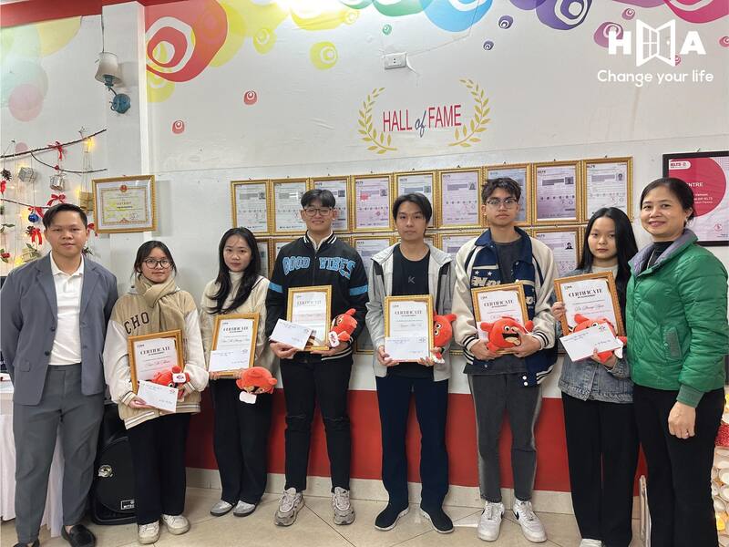 Lễ vinh danh học vên xuất sắc kỳ thi IELTS 25/11/2023
