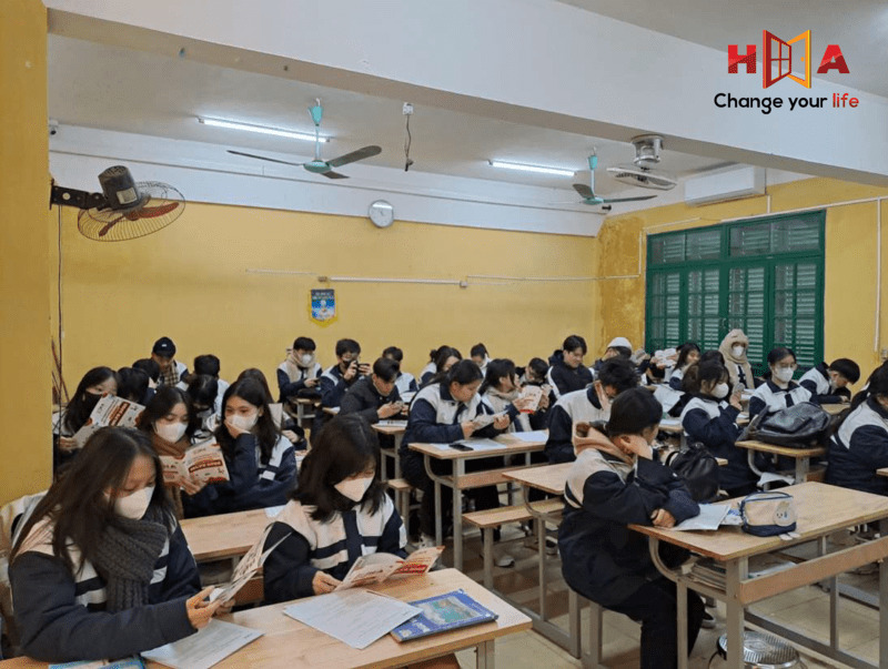 HA CENTRE gặp gỡ học sinh trường THPT Nguyễn Văn Cừ, Bắc Ninh