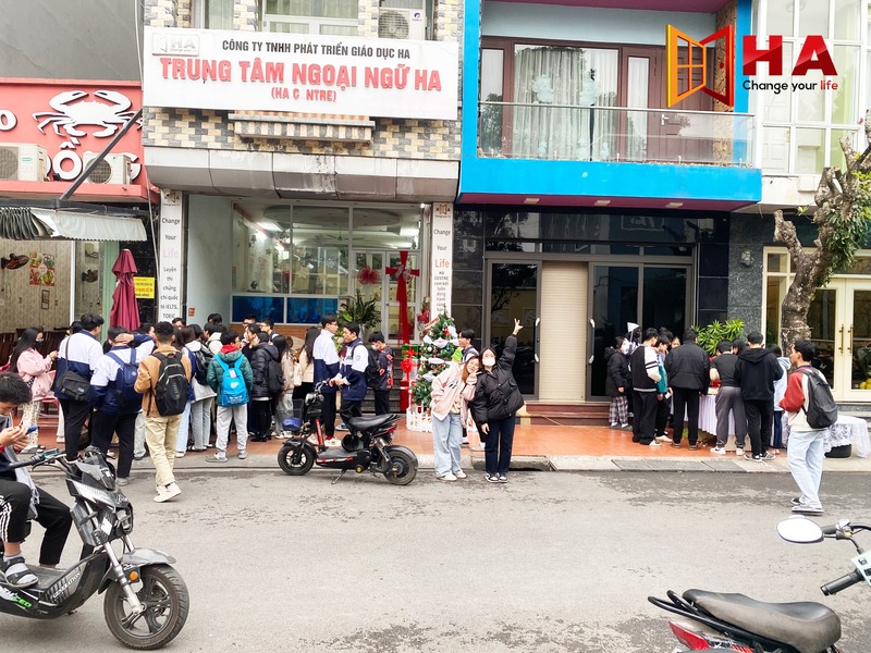 Không khí Giáng sinh rộn ràng tại HA CENTRE