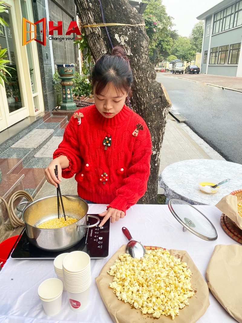 Không khí Giáng sinh rộn ràng tại HA CENTRE