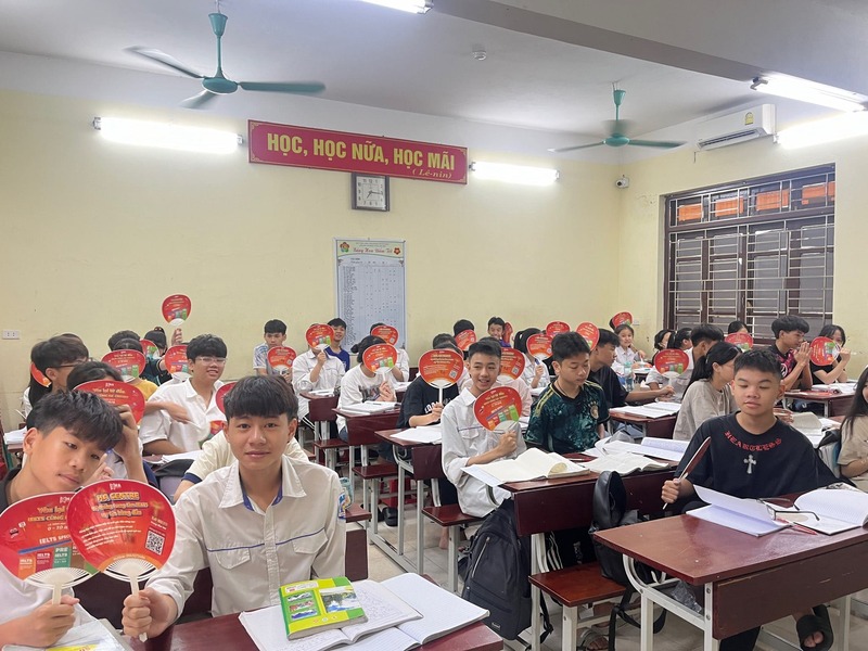 HA Centre giao lưu cùng học sinh trường THCS Nguyễn Văn Cừ, Từ Sơn