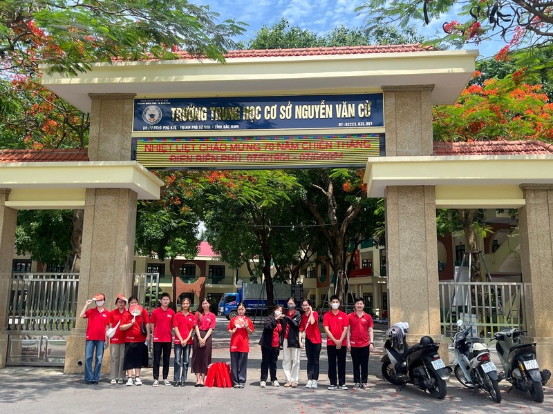 HA Centre giao lưu cùng học sinh trường THCS Nguyễn Văn Cừ, Từ Sơn