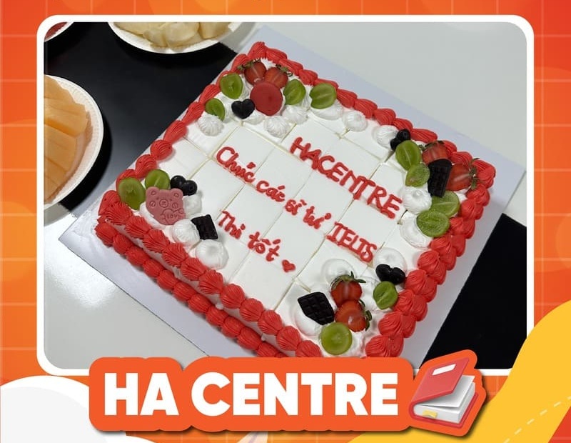 Tiệc nhỏ trước giờ thi 24/8 cho học viên cơ sở Thuận Thành