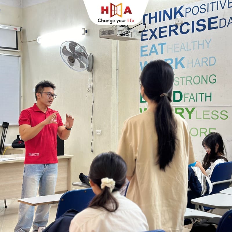 Thầy HA chia sẻ hành trang vững chắc cho học viên trước ngày thi IELTS